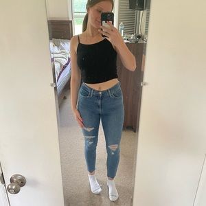 Levi’s 720 High Rise Skinny Jean with Rips size 28 or 6/7